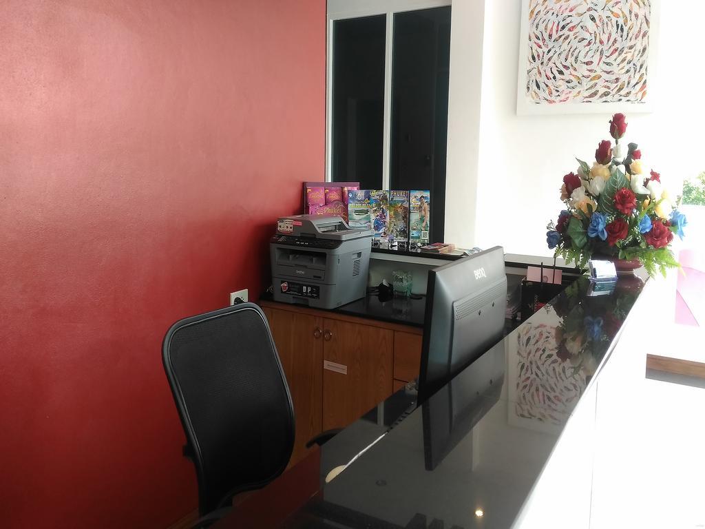 Grand Nai Harn Suites Rawai Bagian luar foto