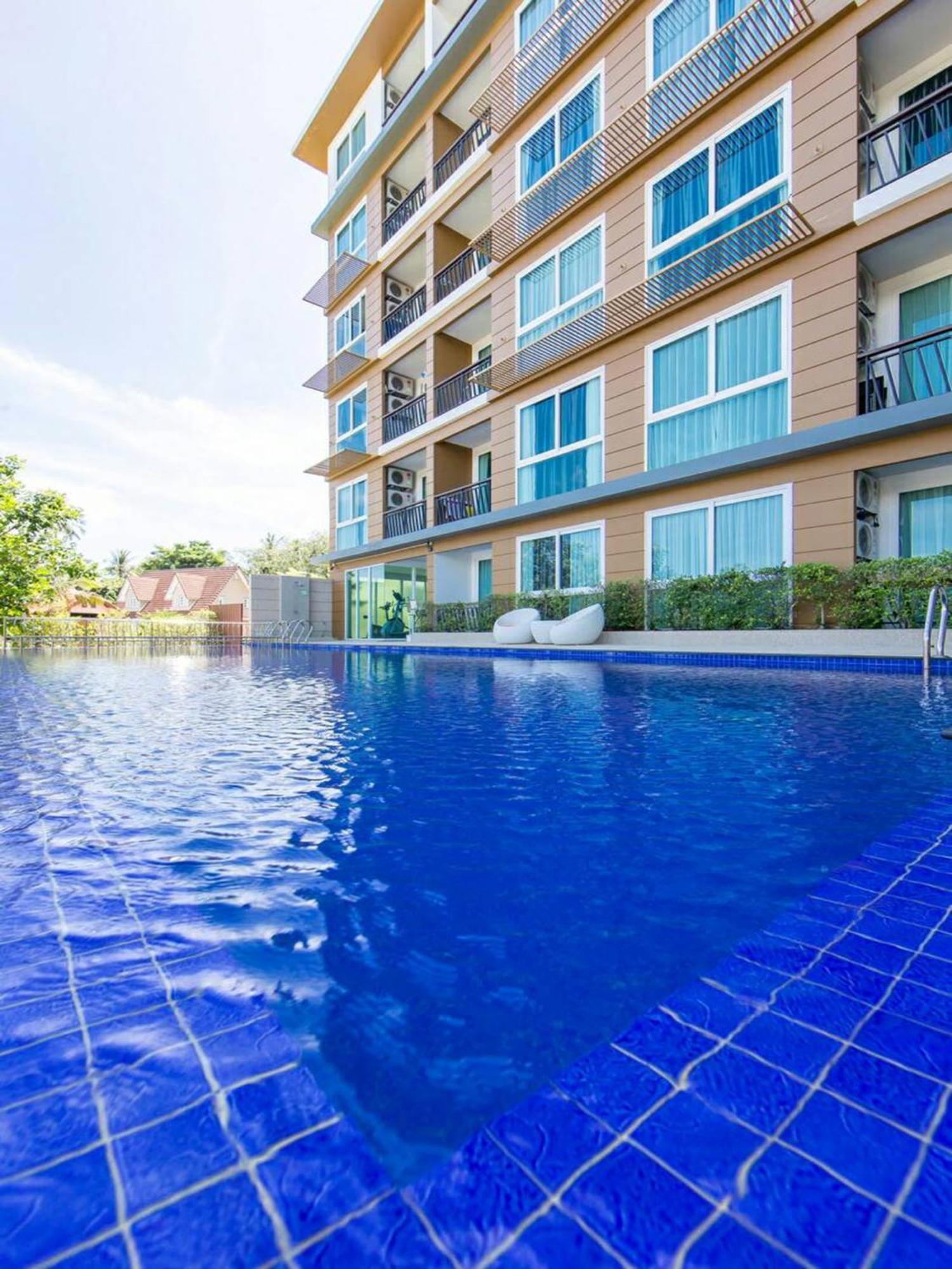 Grand Nai Harn Suites Rawai Bagian luar foto
