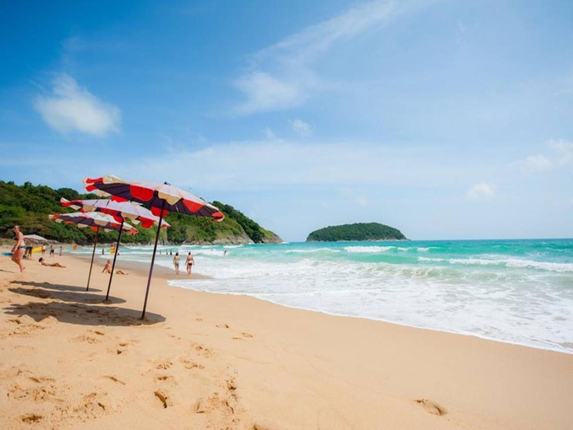 Grand Nai Harn Suites Rawai Bagian luar foto