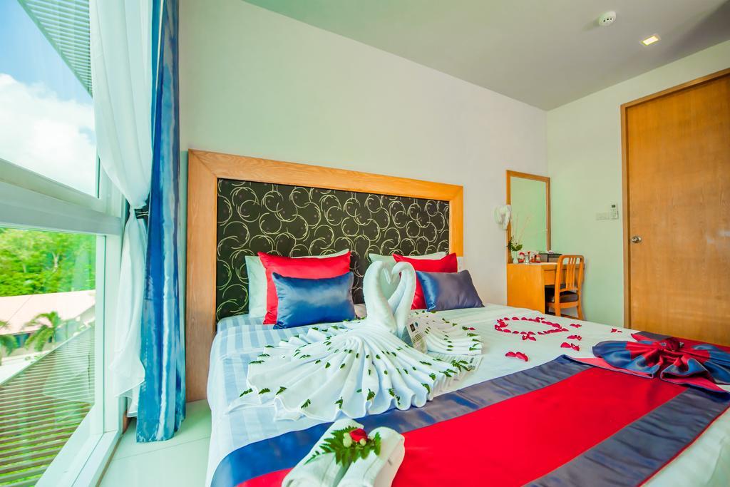 Grand Nai Harn Suites Rawai Bagian luar foto