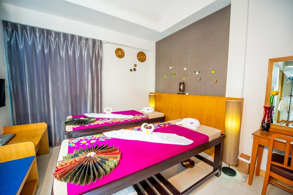 Grand Nai Harn Suites Rawai Bagian luar foto