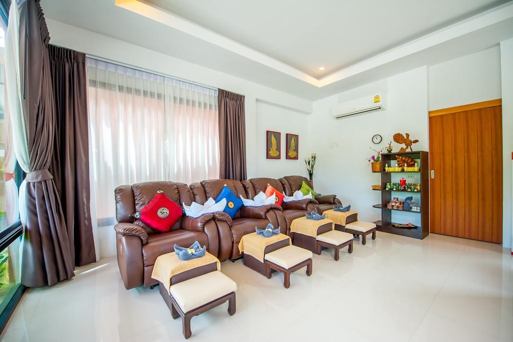 Grand Nai Harn Suites Rawai Bagian luar foto